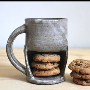 2 Cookie mugs clay pottery, 1 pair